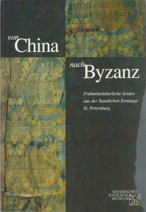 Anna A. Ierusalimskaja, Birgitt Borkopp. Von China nach Byzanz. Fr&uuml;hmittelalterliche Seiden aus der Staatlichen Ermitage Sankt Petersburg. Herausgegeben vom Bayerischen Nationalmuseum und der Staatlichen Ermitage. M&uuml;nchen: 1996.